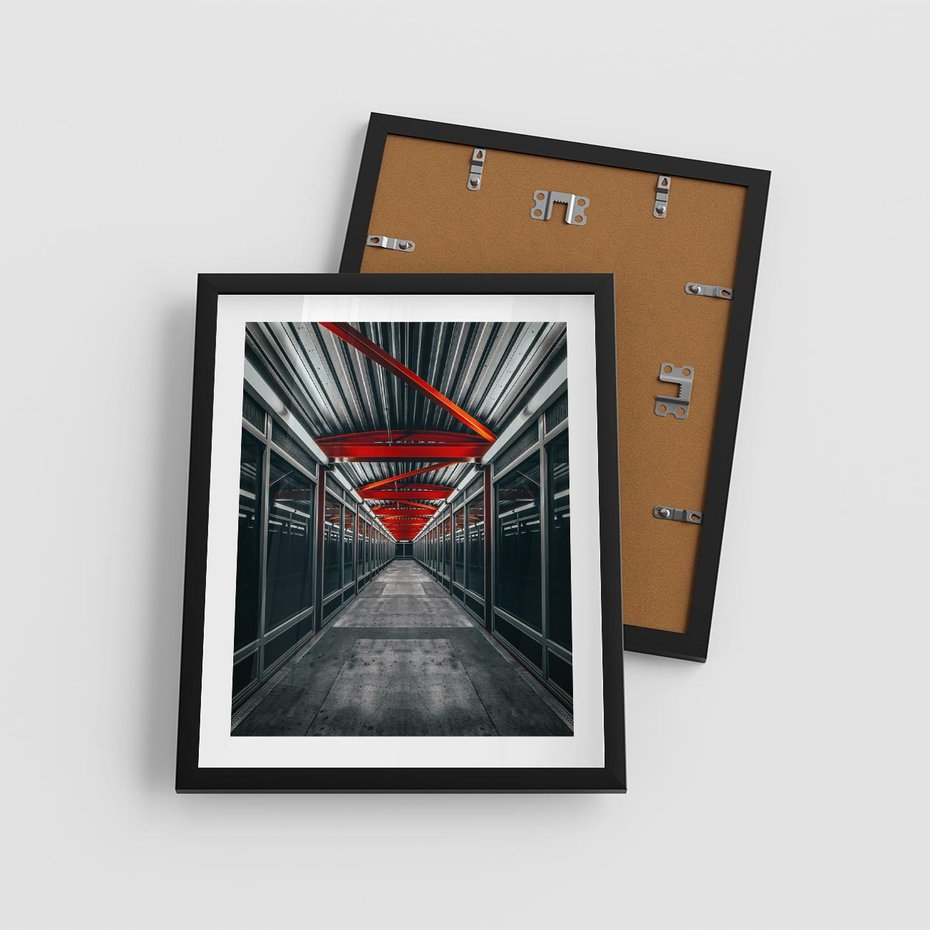 Plakat w ramie 40x50 - Nieskończoność Przestrzeni - korytarz, perspektywa - rama czarna