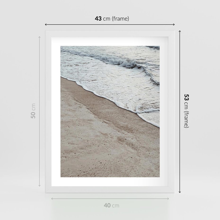 Plakat w ramie 40x50 - Brzeg Morza: Malownicza Plaża i Fale - morze, plaża - rama biała