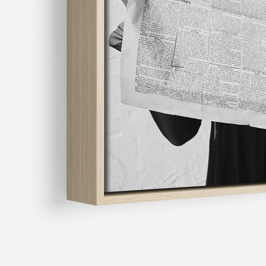 Obraz w ramie 50x50 - Nowe Wiadomości - retro zdjęcie, czarno białe - rama drewno