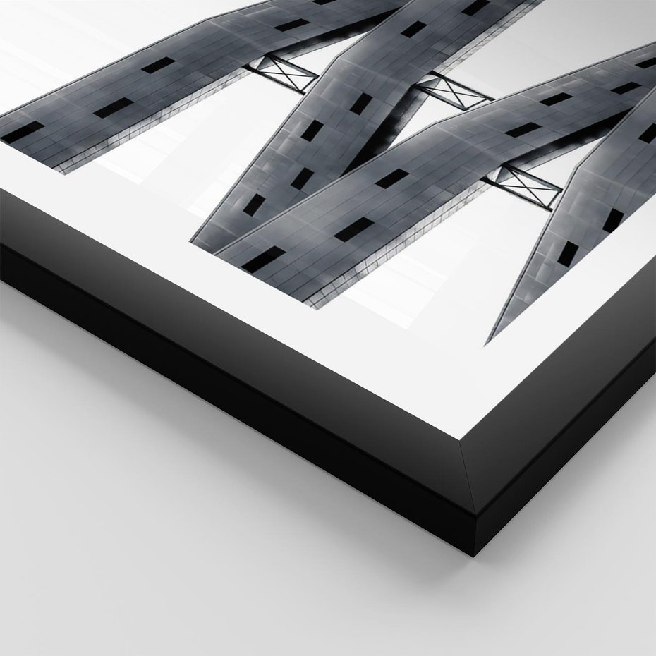 Plakat w ramie 50x70 - Monochromatyczna Sztuka Nowoczesnych Budynków - architektura, nowoczesne formy - rama czarna