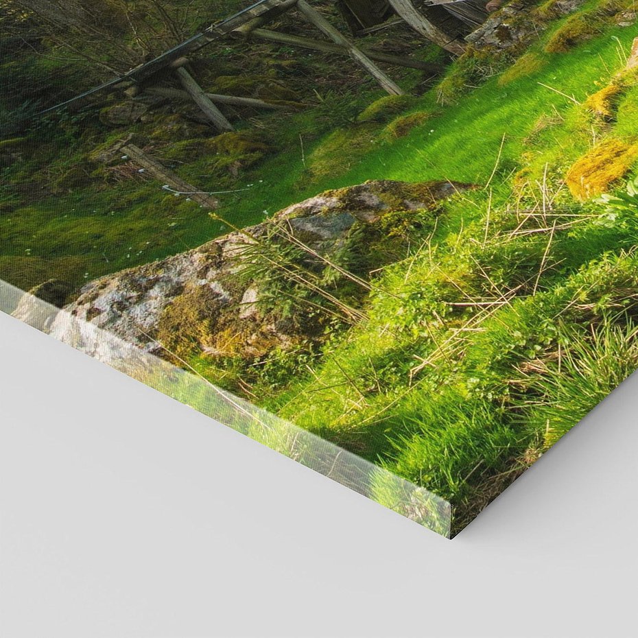 Obraz na płótnie 100x50 - Urok górskiego domku nad strumykiem - domek, góry