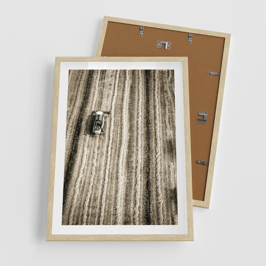 Plakat w ramie 50x70 - Sepia na Polu - kombajn, pole - rama drewno