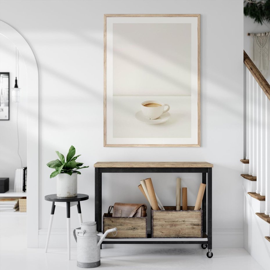 Plakat w ramie 40x50 - Kawa w Prostocie - kawa w filizance, białe tłó - rama drewno