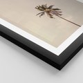 Plakat w ramie 30x40 - Samotna Palma pod Niebem - samotna palma, na tle nieba - rama czarna