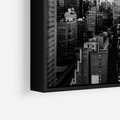 Obraz w ramie 50x50 - Wibracje Miejskiego Życia - miasto, wieżowce - rama czarna