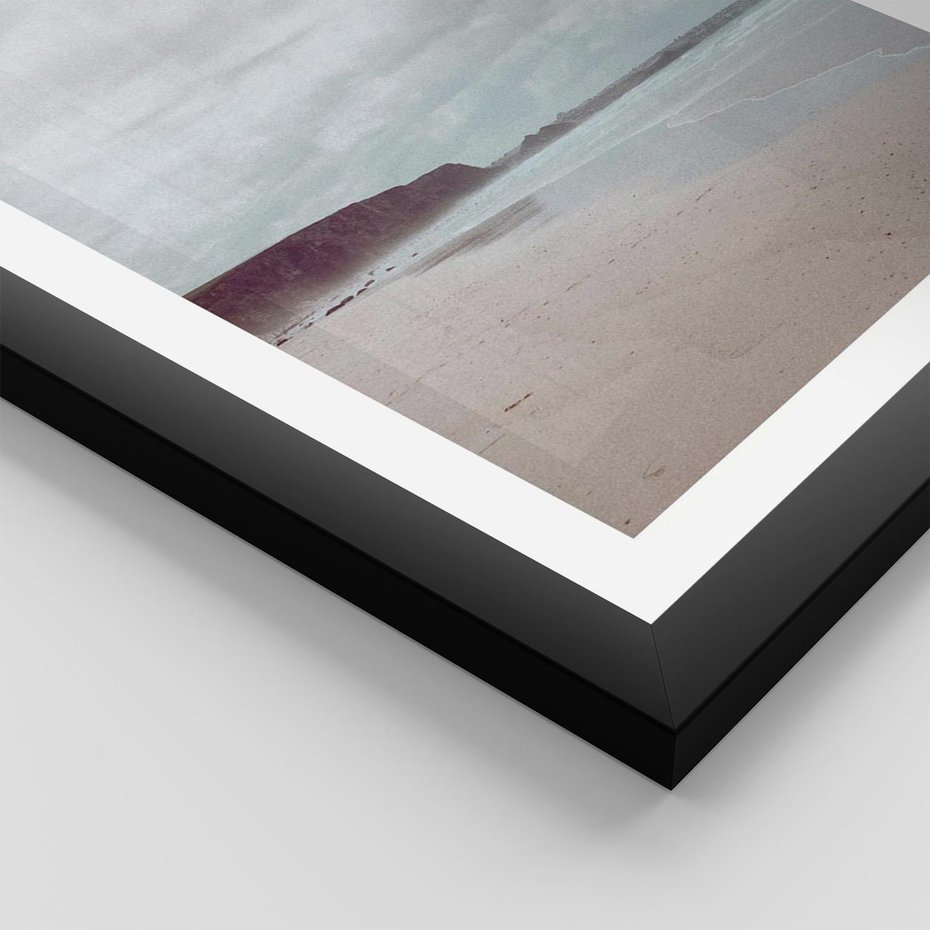 Plakat w ramie 40x50 - Mglista Plaża - plaża, mglisty krajobraz - rama czarna