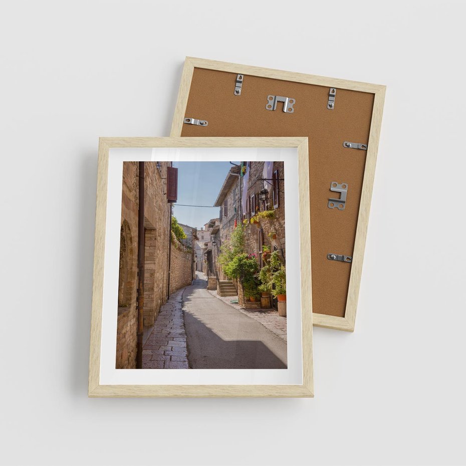 Plakat w ramie 40x50 - Uliczka Wakacyjnego Miasteczka - uliczka, wakacje - rama drewno