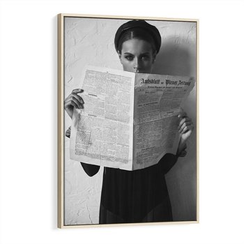 Obraz w ramie 50x70 - Nowe Wiadomości - retro zdjęcie, czarno białe - rama drewno