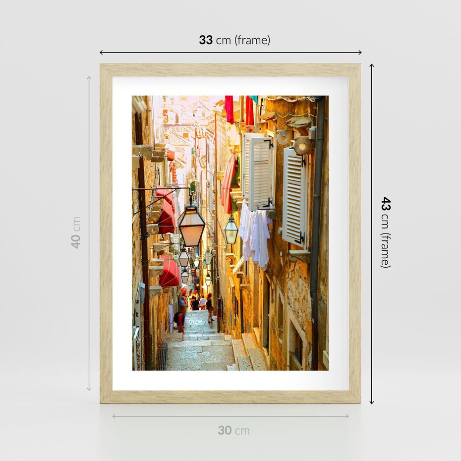 Plakat w ramie 30x40 - Odkryj tajemnice miasta - uliczka, perspektywa - rama drewno