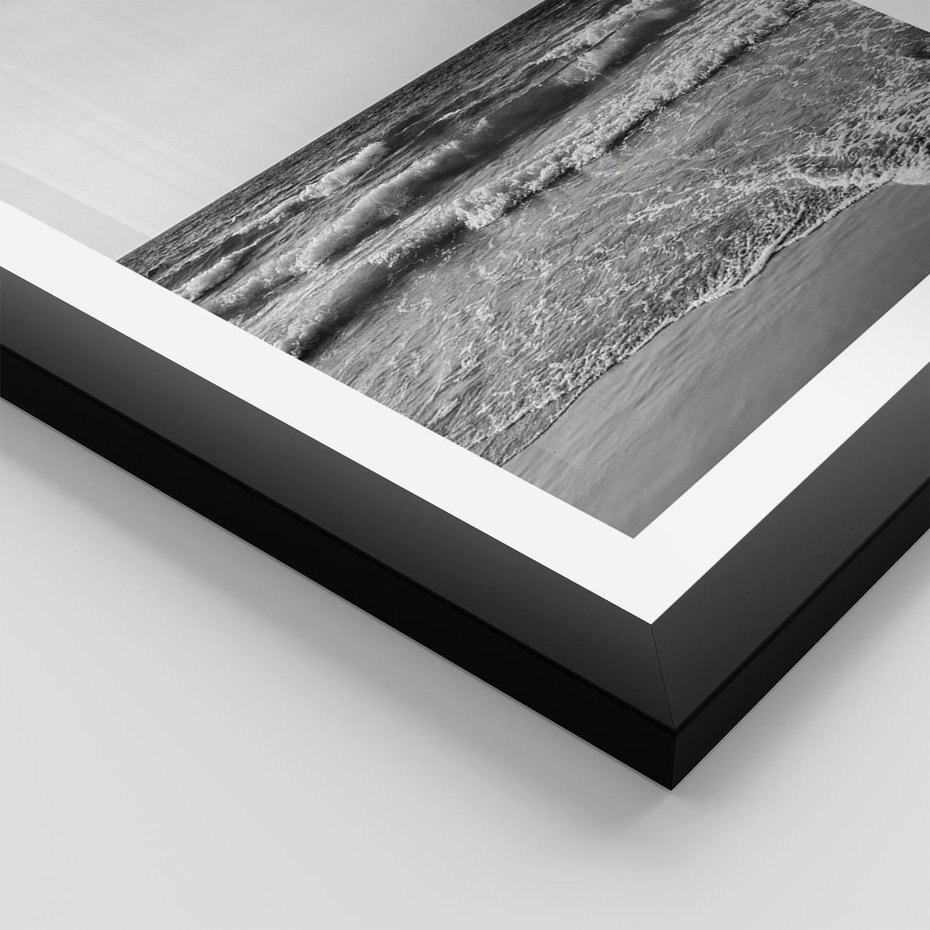 Plakat w ramie 40x50 - Słuchaj Śpiewu Fal - morze, fale - rama czarna