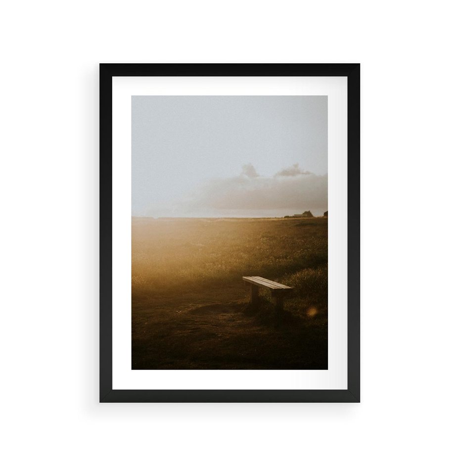 Plakat w ramie 30x40 - Mglisty zachód słońca na ławeczce - mgła, zachód - rama czarna