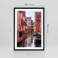 Plakat w ramie 50x70 - Przejażdżka gondolą przez Wenecję - Wenecja, kanały - rama czarna