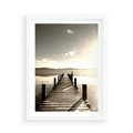 Plakat w ramie 50x70 - Mglisty poranek na pomostcie - pomost, mgła - rama biała