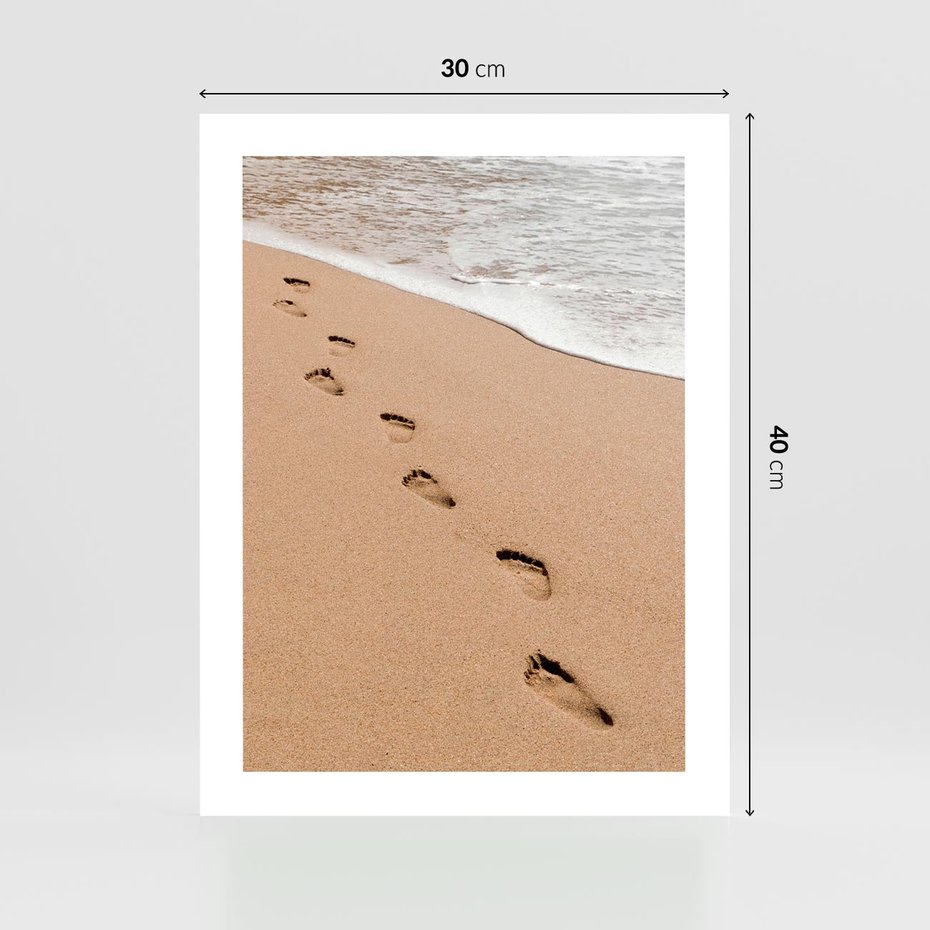 Plakat bez ramy 30x40 - Ślady Stóp na Plaży: Spacer nad Morzem - plaża, ślady stóp na piasku