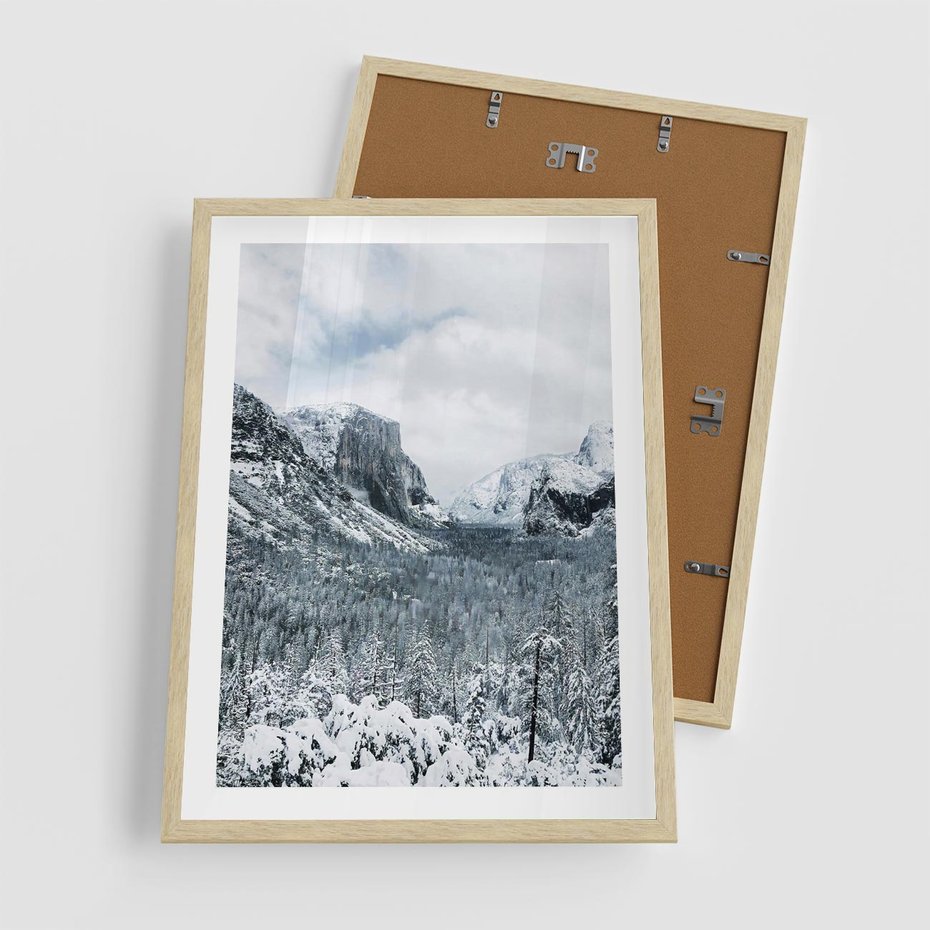 Plakat w ramie 50x70 - Góry Śnieżnej Krainy - góry, szczyty - rama drewno