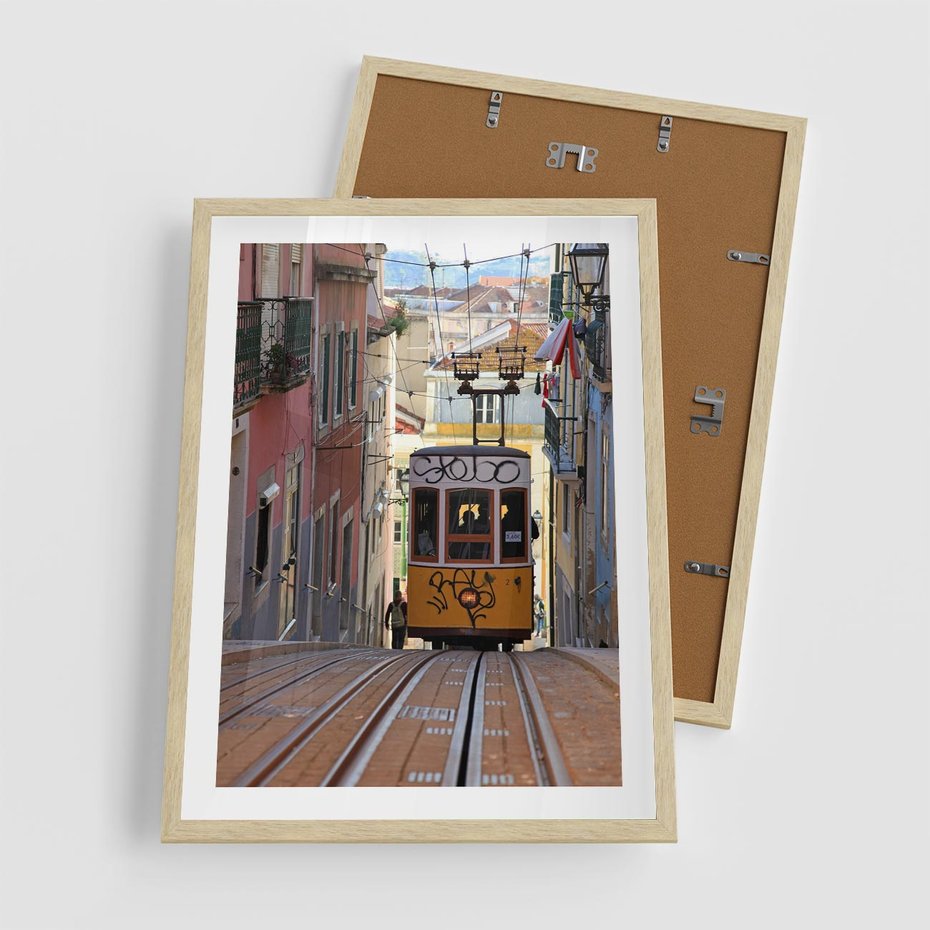 Plakat w ramie 50x70 - Lizbońskie tramwaje - podróż w czasie - Lizbona, tramwaj - rama drewno