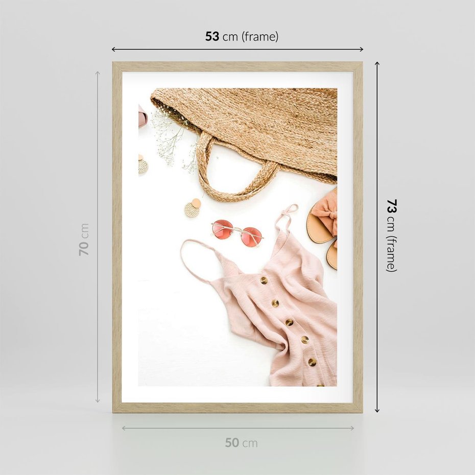 Plakat w ramie 50x70 - Moda na Plażę - kompozycja fashion, sukienka - rama drewno