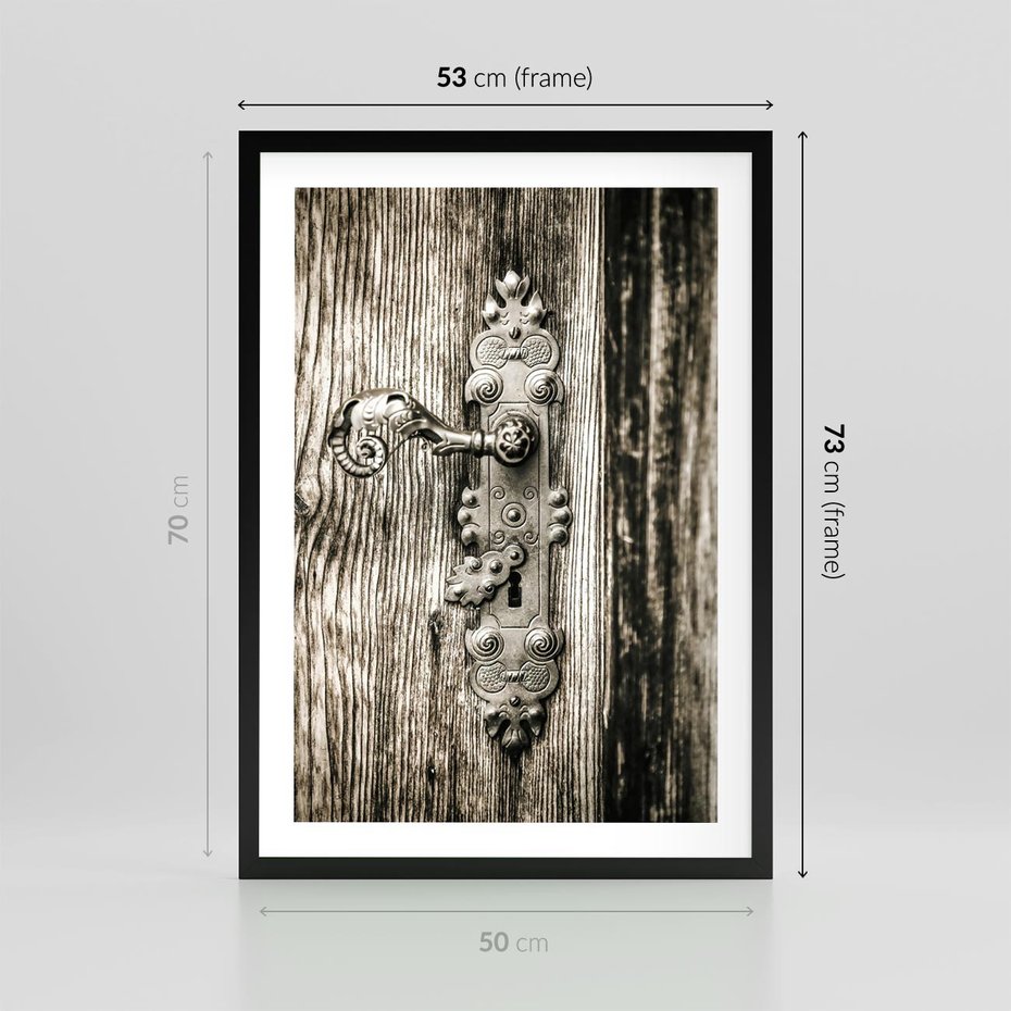 Plakat w ramie 50x70 - Stare Drzwi z Ozdobną Klamką - stare drzwi, klamka - rama czarna