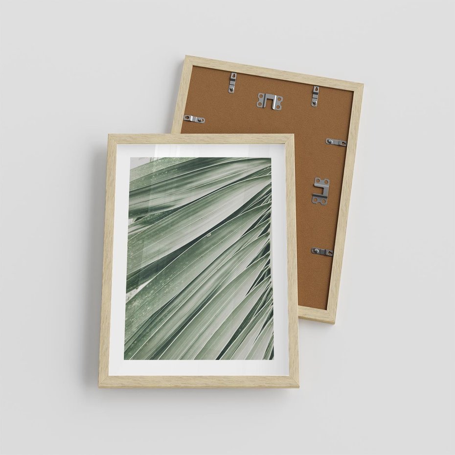 Plakat w ramie 30x40 - Tropikalna Oaza - zielony liść palmy, zieleń - rama drewno