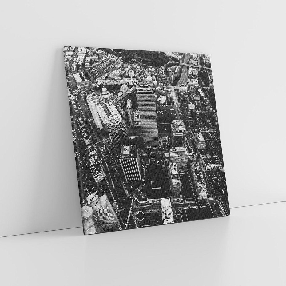 Obraz na płótnie 60x60 - Kontrastujące miasto - miasto, biało