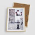 Plakat w ramie 50x70 - Przemijający urok miasta - miasto, uliczka - rama drewno