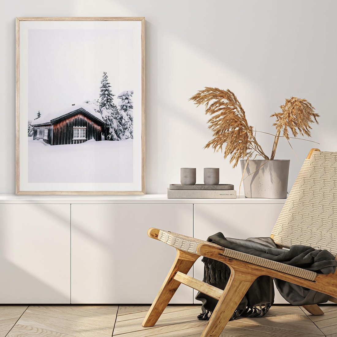 Plakat w ramie 30x40 - Zimowy Azyl: Domek w Górach - domek w górach, śnieg - rama drewno