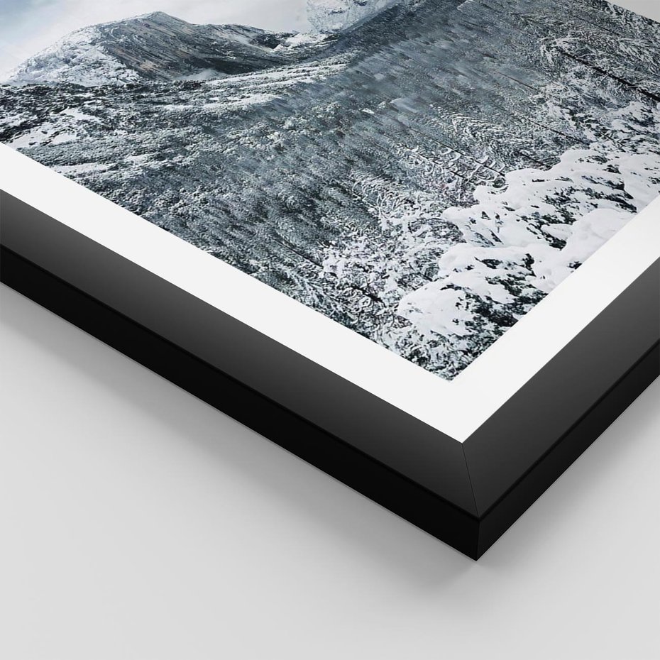 Plakat w ramie 50x70 - Góry Śnieżnej Krainy - góry, szczyty - rama czarna