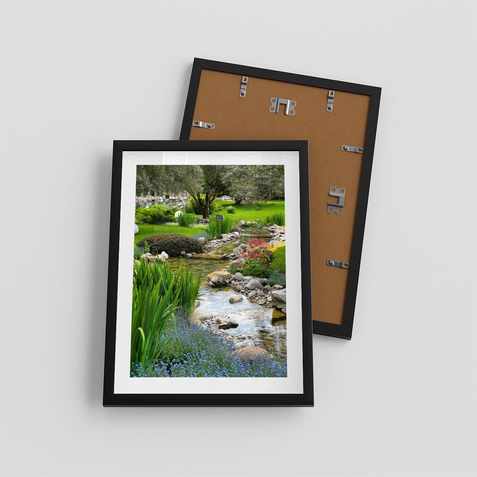 Plakat w ramie 30x40 - Ogródowy Strumyk - strumyk, ogród - rama czarna