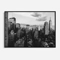 Obraz w ramie 70x50 - Wibracje Miejskiego Życia - miasto, wieżowce - rama czarna