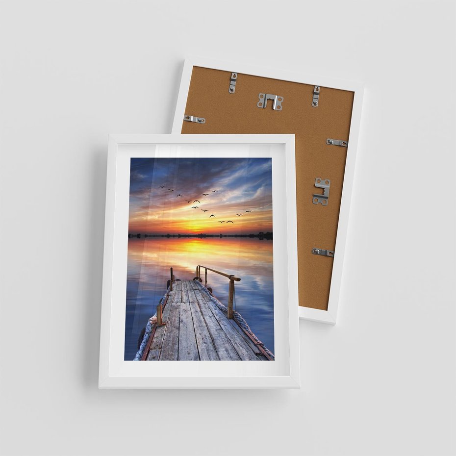 Plakat w ramie 30x40 - Zachód słońca na pomostcie - pomost, zachód - rama biała