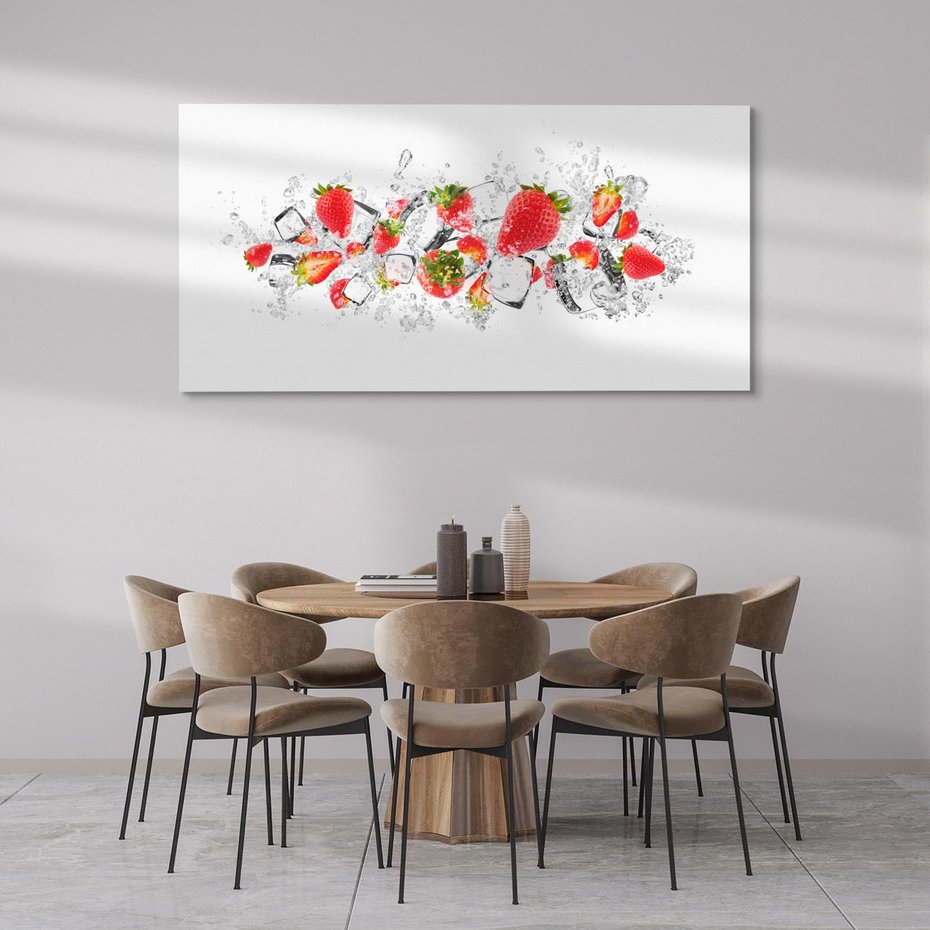 Obraz na płótnie 100x50 - Oaza świeżości: truskawki w wodzie - truskawki, woda