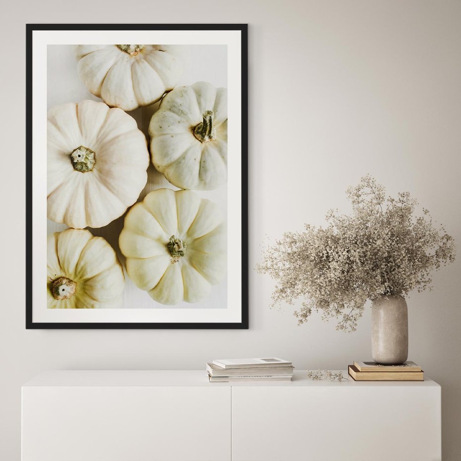 Plakat bez ramy 40x50 - Jesienne Dynie: Delikatna Kompozycja - białe dynie, jasna kompozycja