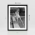 Plakat w ramie 30x40 - Retro Basen - retro zdjęcie, czarno białe - rama czarna