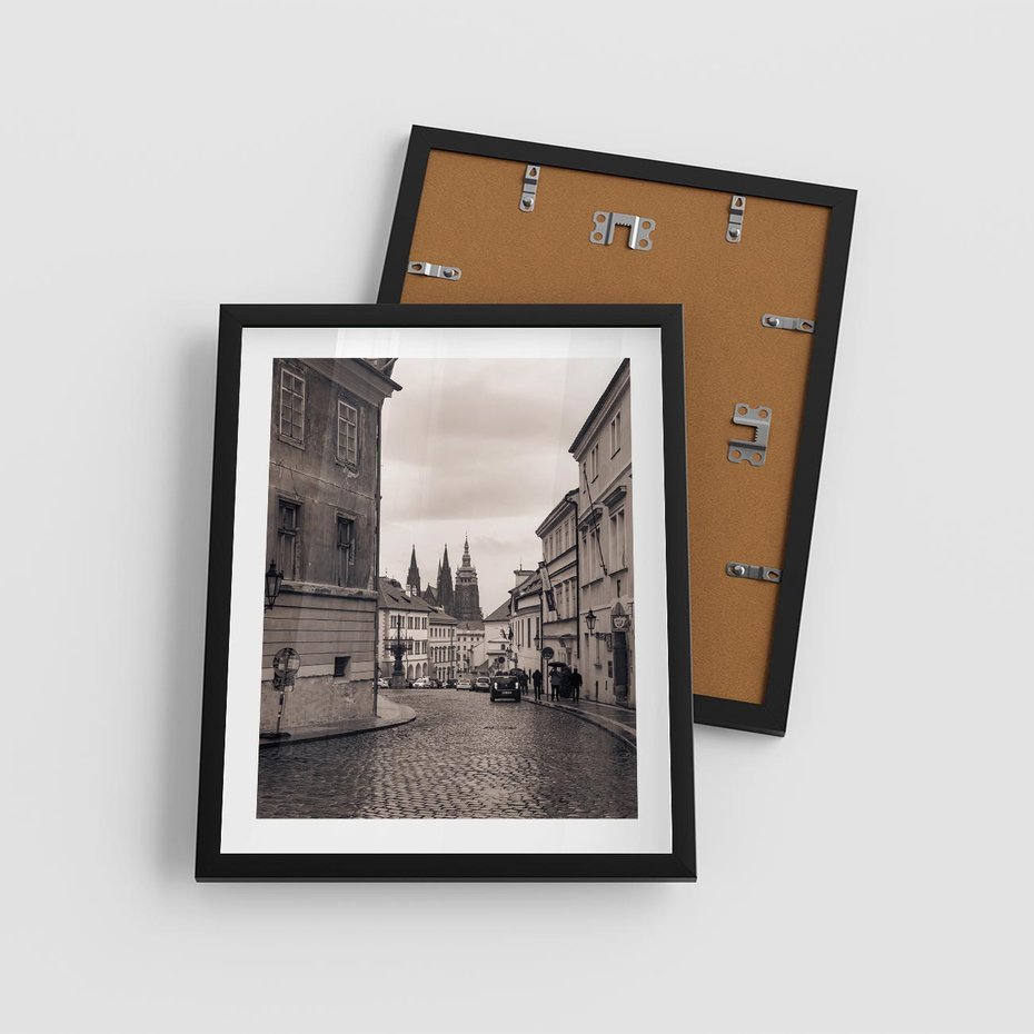 Plakat w ramie 40x50 - Przygoda Na Horyzoncie - uliczka, perspektywa - rama czarna