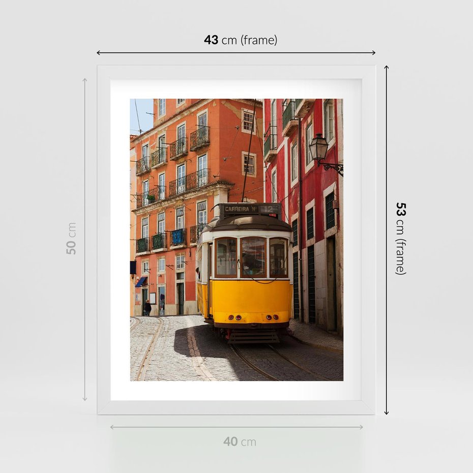 Plakat w ramie 40x50 - Urok tramwaju w Lizbonie - Lizbona, tramwaj - rama biała