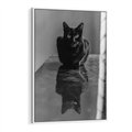 Obraz w ramie 80x120 - Kocie Oczy - kot, czarno białe zdjęcie - rama biała