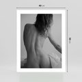 Plakat bez ramy 40x50 - Piękno o Poranku - czarno biała fotografia, akt kobiecy