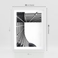 Plakat w ramie 30x40 - Minimalizm Wysokości - architektura, czarno białe zdjęcie - rama biała