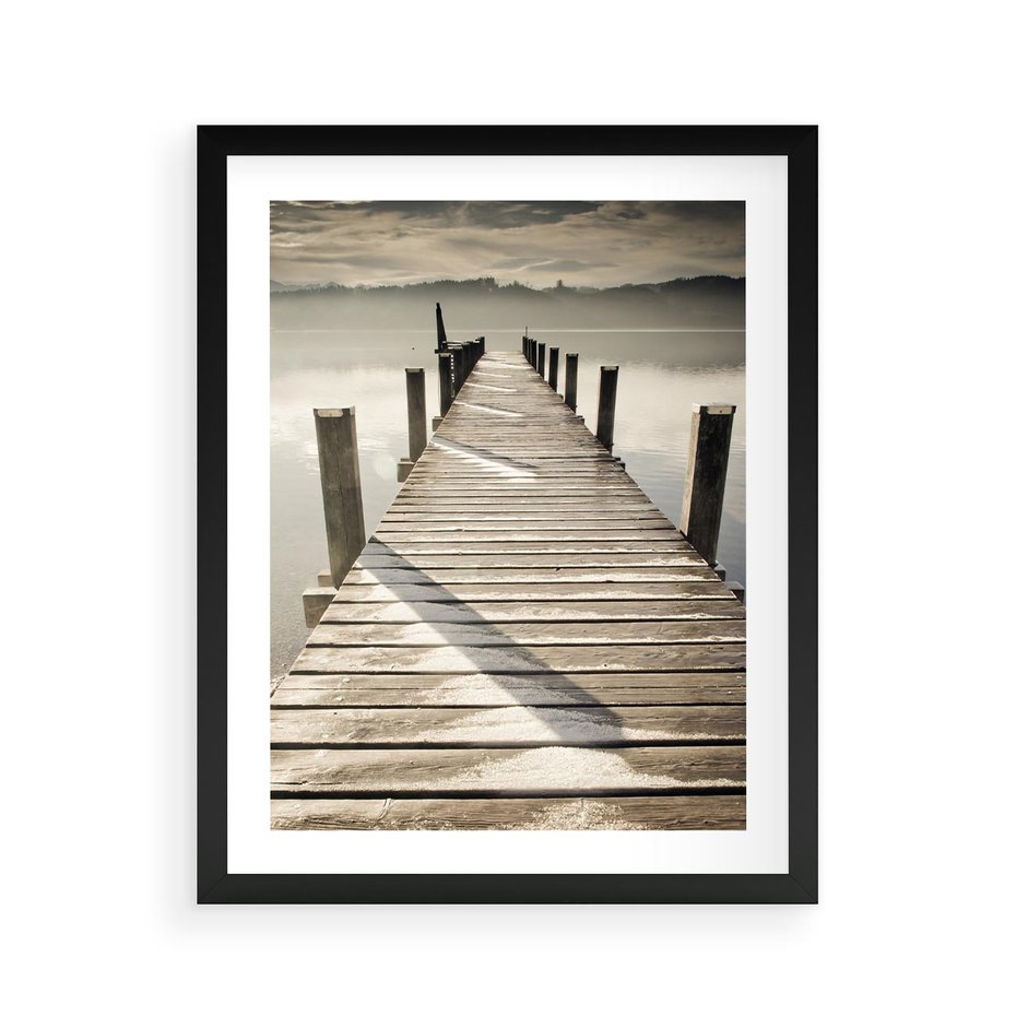 Plakat w ramie 40x50 - Idylliczny pomost nad jeziorem - pomost, jezioro - rama czarna