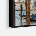 Obraz w ramie 70x50 - Urok Wenecji - fotografia, przystań w Wenecji - rama czarna
