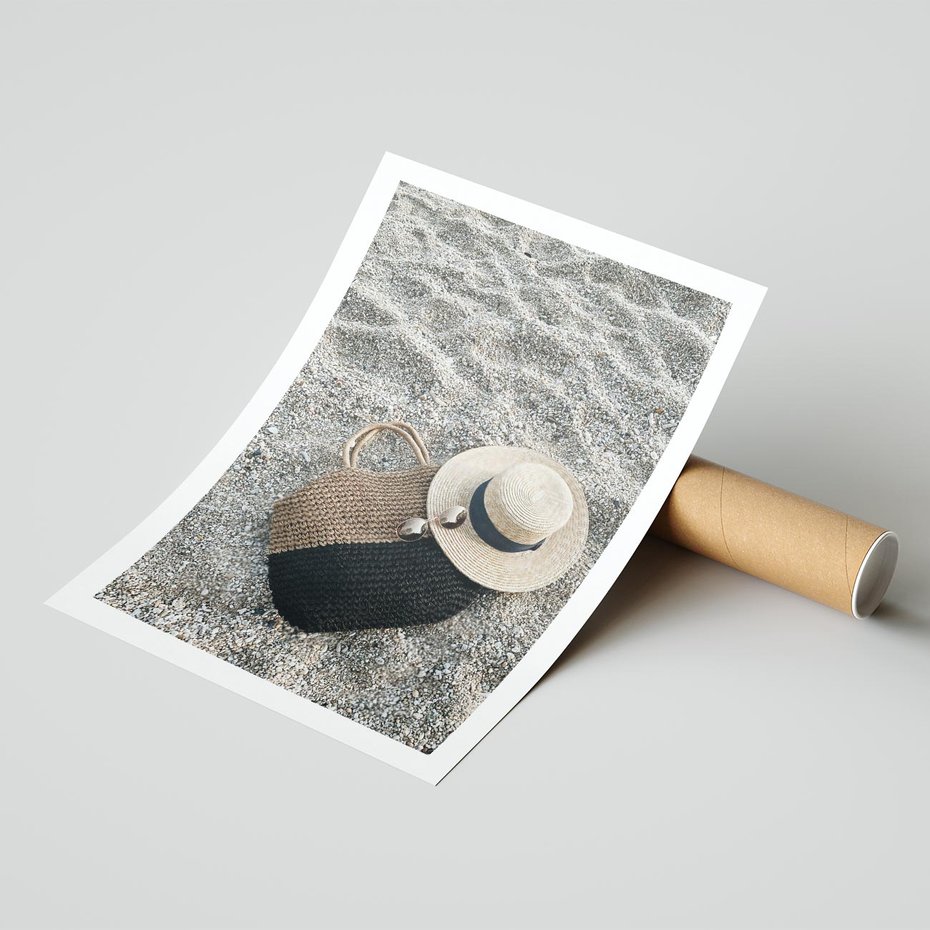 Plakat bez ramy 40x50 - Plażowe Przygotowania - torba plażowa, kapelusz
