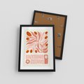 Plakat w ramie 30x40 - Migotliwa Euforia - kompozycja w łososiowym kolorze, kwiaty - rama czarna