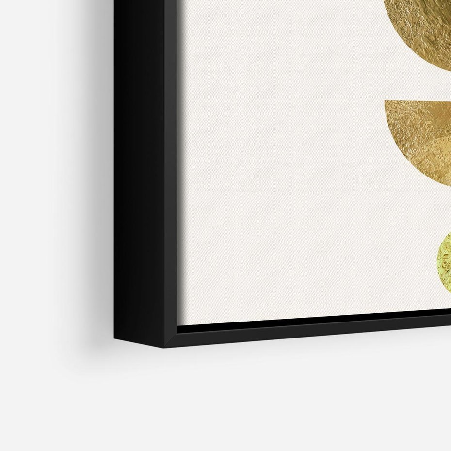 Obraz w ramie 50x50 - Harmonijne Odbicia - geometryczne złote kształty, tekstura - rama czarna