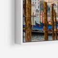 Obraz w ramie 50x50 - Urok Wenecji - fotografia, przystań w Wenecji - rama biała