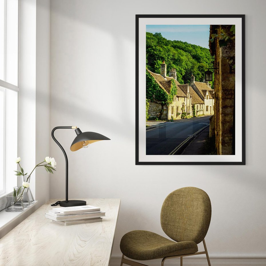 Plakat bez ramy 50x70 - Odkryj tajemnice miasta - uliczka, perspektywa