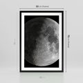 Plakat w ramie 50x70 - Kontrastowy księżyc w czerni i bieli - księżyc, czarno - rama czarna