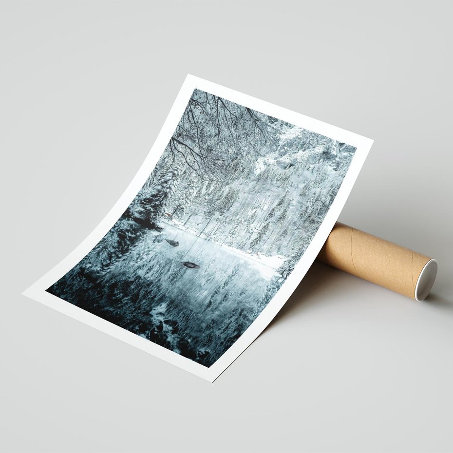 Plakat bez ramy 21x30 - Zimowy Raj - zimowy górski krajobraz, jezioro w górach