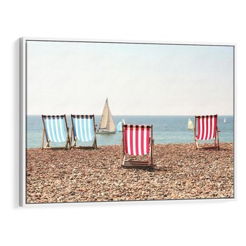 Obraz w ramie 120x80 - Letnia retro bajka - fotografia, pasiaste leżaki - rama biała