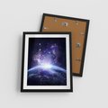 Plakat w ramie 40x50 - Podróż w kosmiczną przestrzeń - kosmos, ziemia - rama czarna
