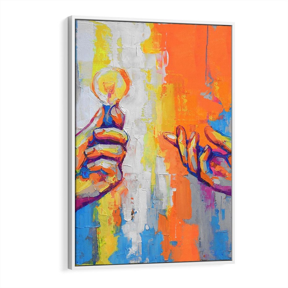 Obraz w ramie 50x70 - Refrakcje wewnętrznego światła - abstrakcyjne dzieło, dłoń trzyma żarówkę - rama biała